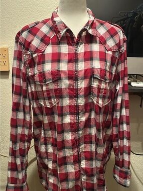 Men's Red & White Plaid Snap-Up long sleeve western shirt. Size large.